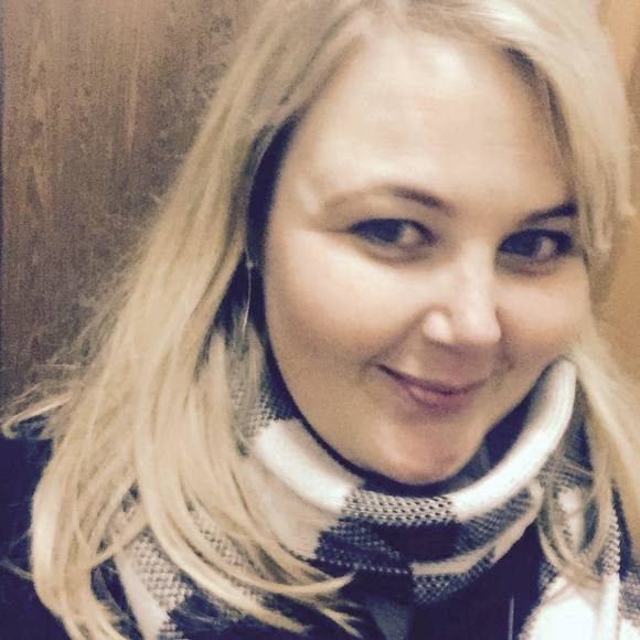 Meet your Posher, Amanda - Picture 1 of 1